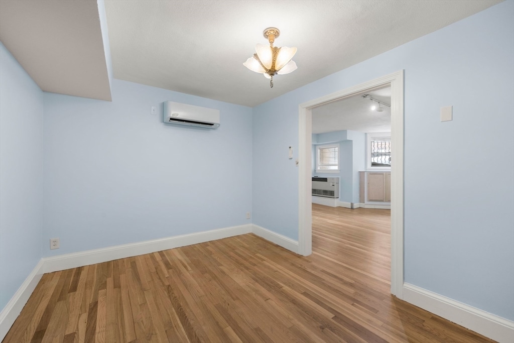 Building Photo - 242 Beacon St