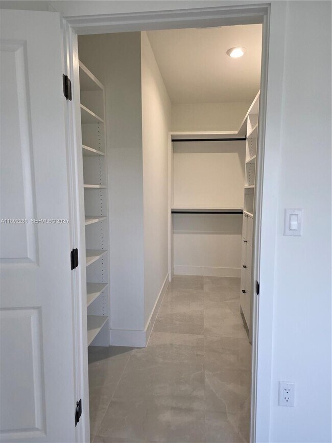 Building Photo - 1402 NW 1st St