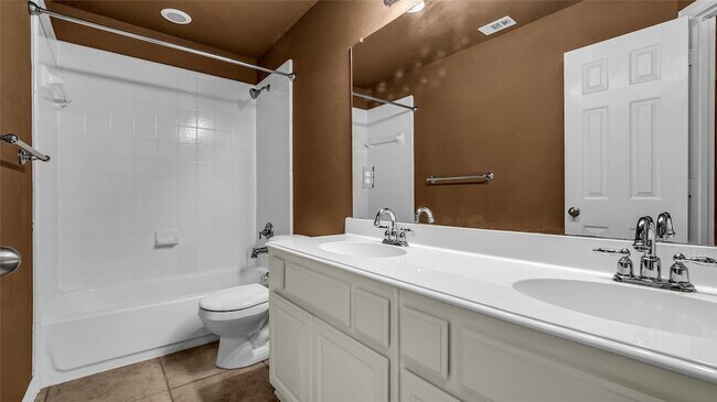 Building Photo - 2224 Crestridge Dr