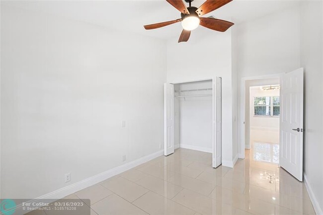 Building Photo - 2862 E Orchard Cir