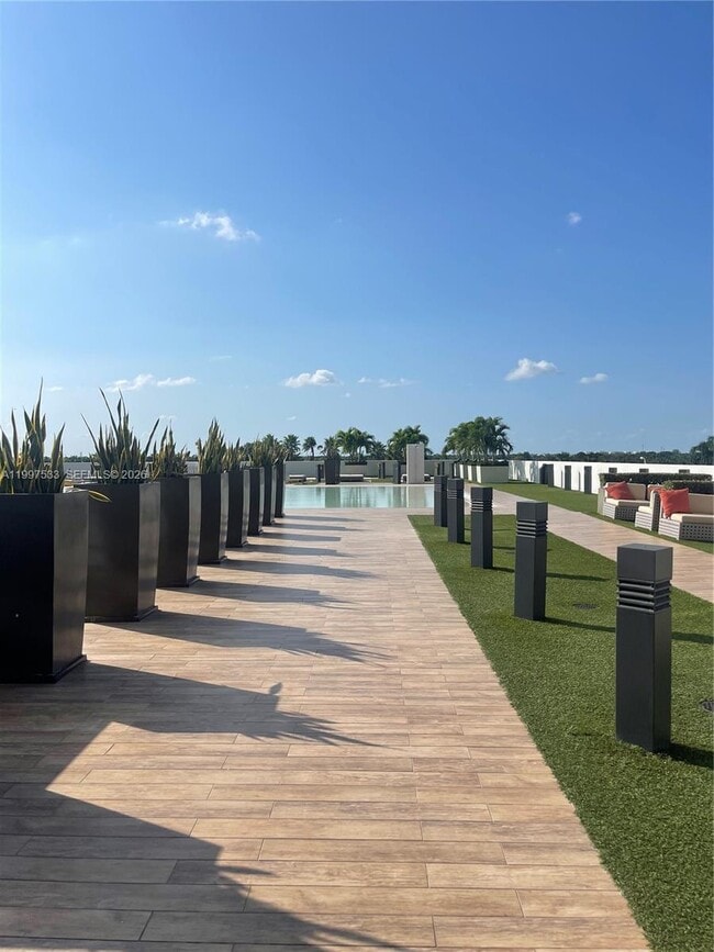 Building Photo - 5252 NW 85th Ave