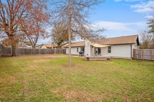 Building Photo - 9300 Meadow Vale