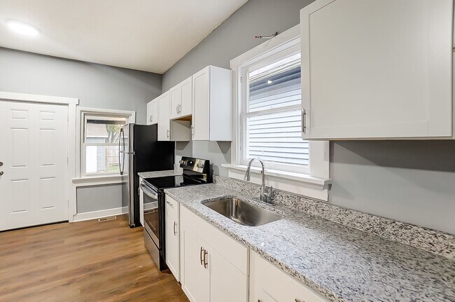 Building Photo - Dayton, OH 4 Bed 1 Bath available to rent!