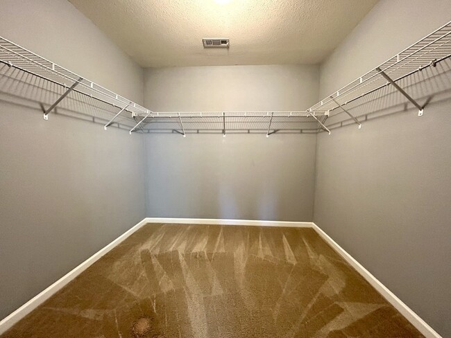 Building Photo - 3987 Tallowtree Ln