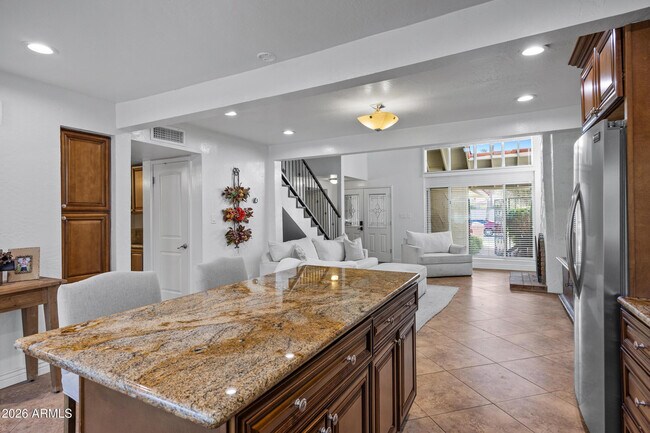Building Photo - 7118 E Buena Terra Way