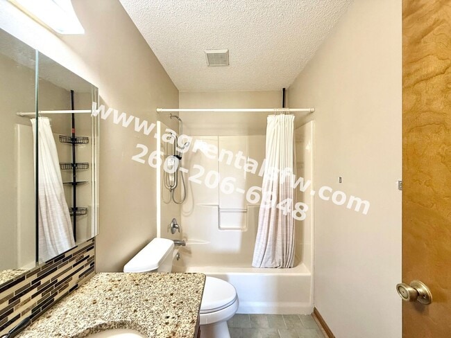 Building Photo - 3 Bedroom House