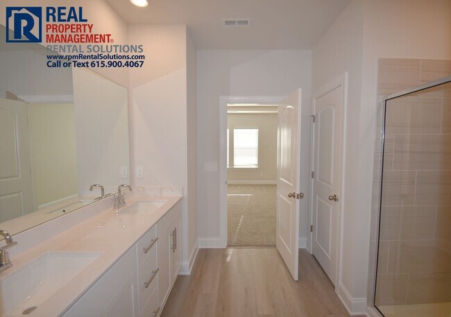 Building Photo - Beautiful 3 bedroom home in Murfreesboro! Off of Veterans Pkwy!