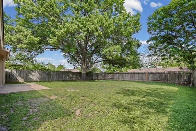 Building Photo - 9911 Dorset Dr