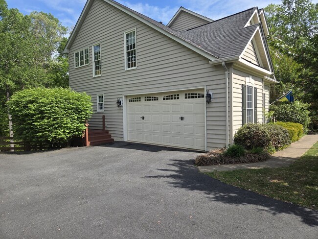 Building Photo - 7500 Tahoe Ct