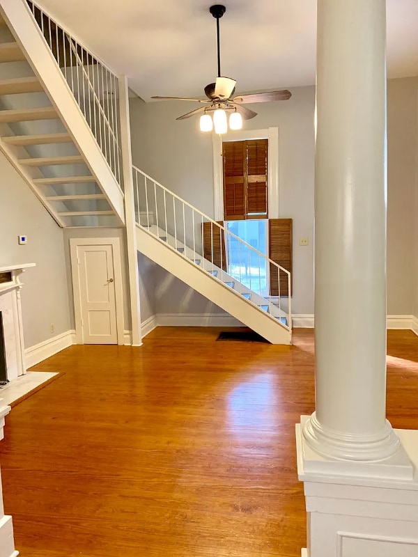 Building Photo - 401 E 10th St