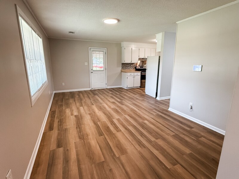 Building Photo - 128 Barnesdale Dr