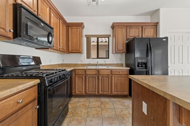 Building Photo - Nice Two-Story Family Home In Rita Ranch w...