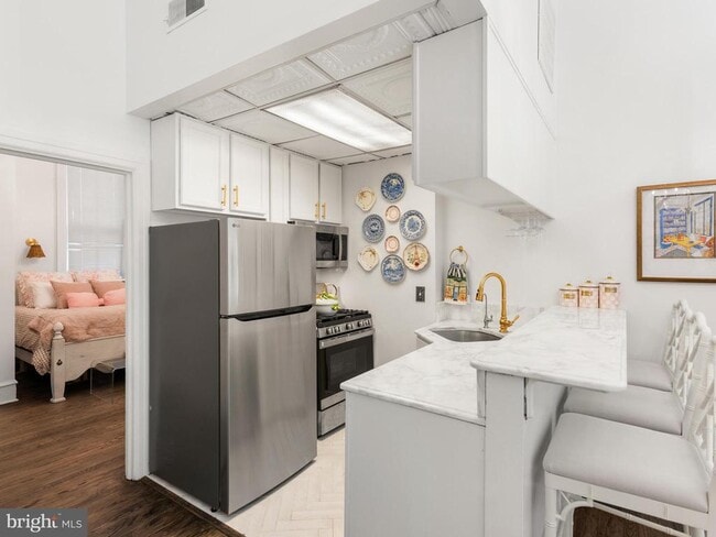 Building Photo - 2122 Spruce St