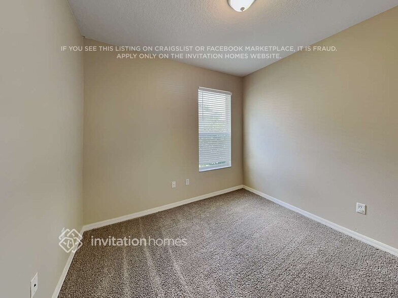 Building Photo - 12423 25th Ct E