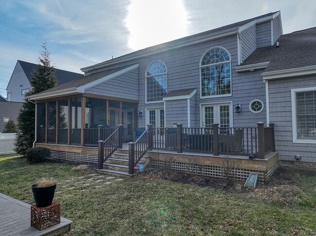 Building Photo - 135 Cornwall Rd