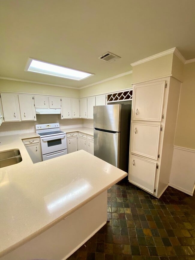 Building Photo - ** 3/2 IN NEW GREENACRES PLACE **