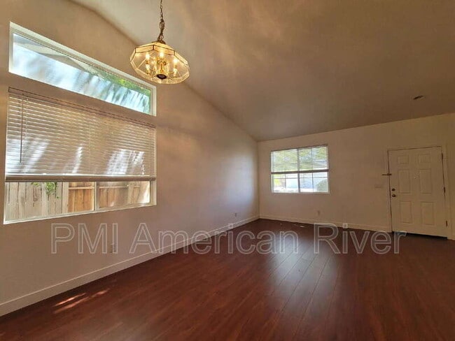 Building Photo - 1375 Pintail Way