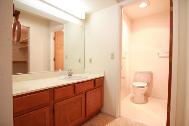 Building Photo - 55 and Older Condo in Sierra Lakeside