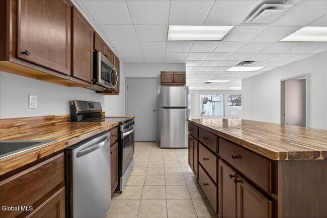 Building Photo - 54 Freemans Bridge Rd