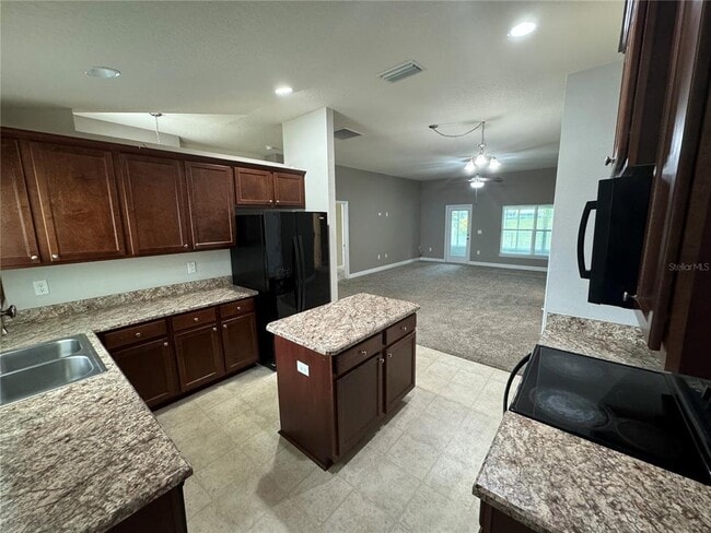 Building Photo - 33813 Emerald Pond Loop