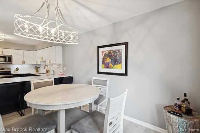 Building Photo - 1131 Indianwood Trail