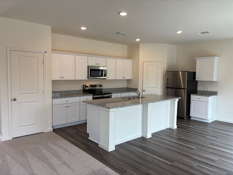 Kitchen - 1876 Purtis Creek Dr