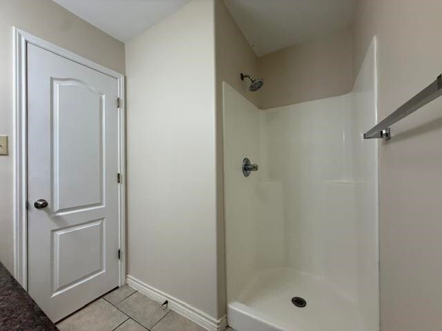 Building Photo - 2720 Camelot Dr