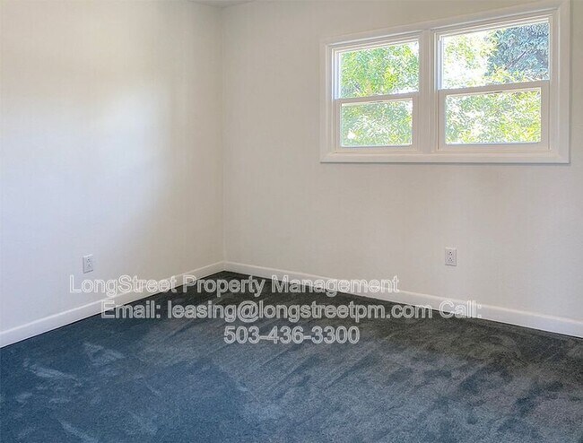 Building Photo - 184 Gwinn St W
