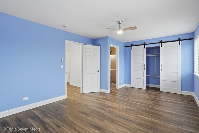 Building Photo - 777 E Golfview Dr