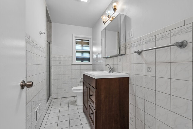 Building Photo - 6811 N Kenneth Ave