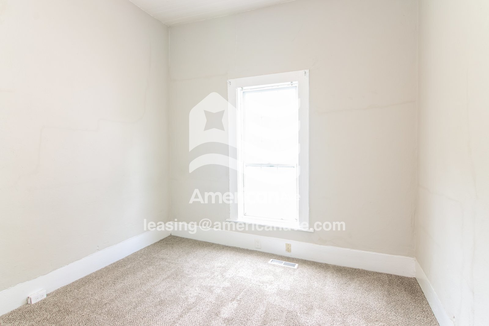 Building Photo - 1028 31st St