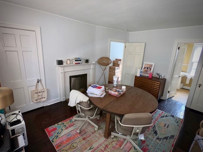 Building Photo - 9/1 Beautiful Hidden GEM. 2 Blocks from Wa...
