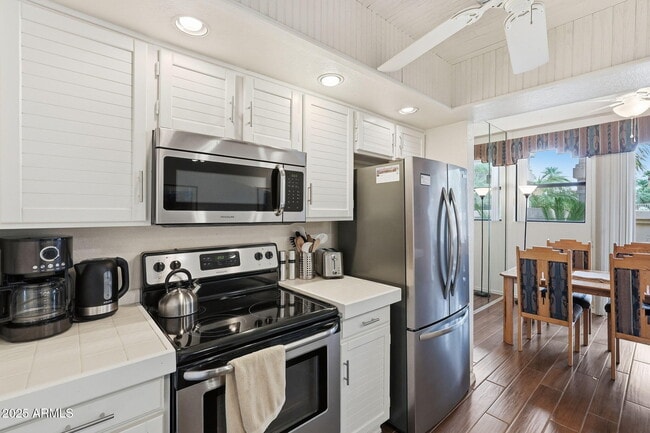 Building Photo - 9705 E Mountain View Rd