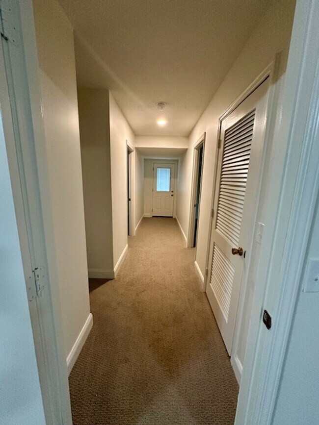 Building Photo - Renovated 5BR Home Minutes from Downtown Columbia | Two Full Kitchens + Fenced Yard ~ Available M...