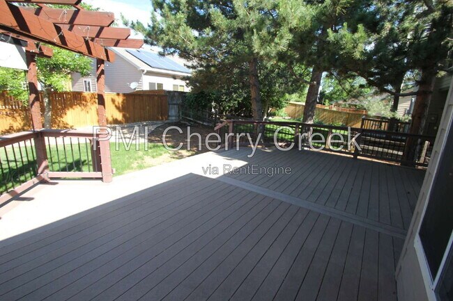 Building Photo - 9800 Foxhill Cir