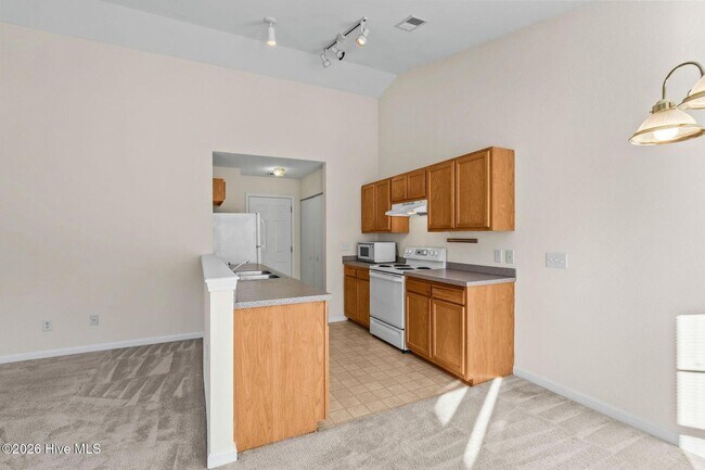 Building Photo - Beautiful 3-Bedroom Home in a Highly Desirable Community