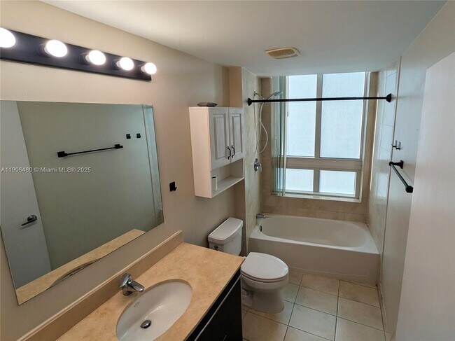 Building Photo - 1900 N Bayshore Dr