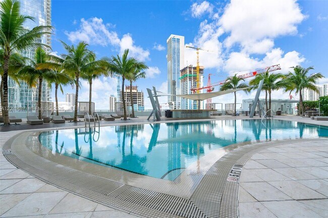 Building Photo - 900 Biscayne Blvd