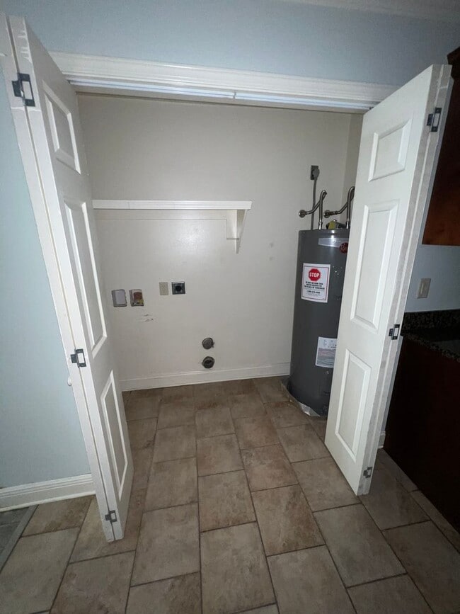 Building Photo - 514 Idlewild Dr