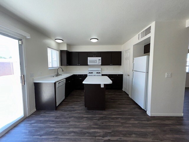 Building Photo - 6117 Breeders Cup St