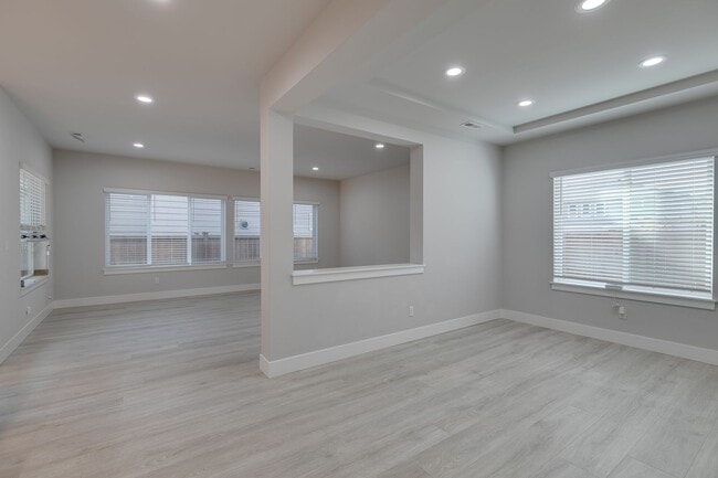 Building Photo - Seattle Hill Road Area Beautiful 5 Bedroom...