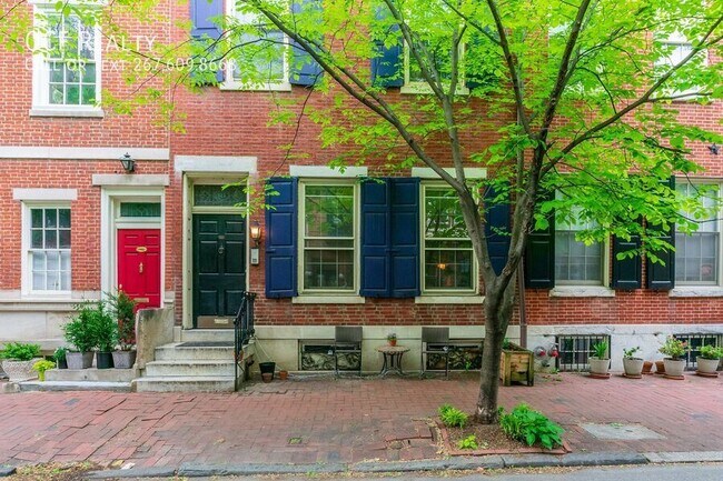 Building Photo - 523 Pine St