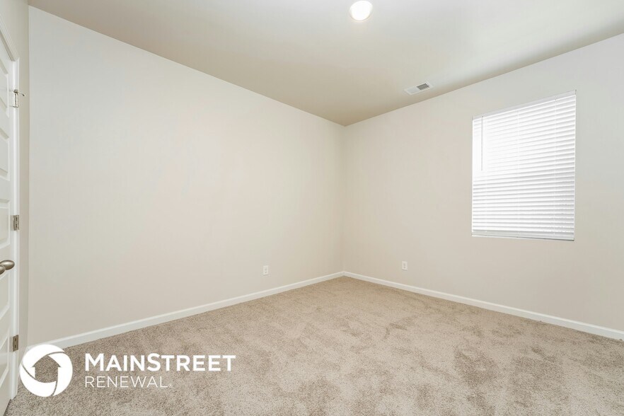 Building Photo - 3811 River Rock Rd