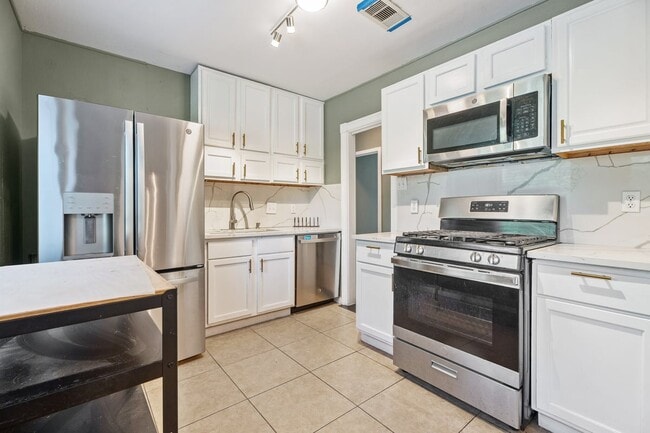 Building Photo - 108 Bonita Ave