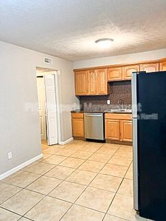 Building Photo - 123 Louella Dr