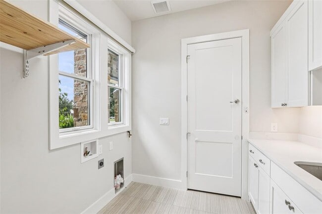 Building Photo - 2404 Sailboat Pass