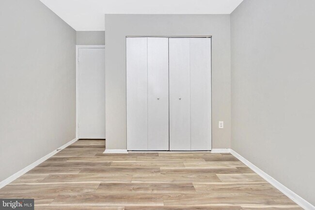 Building Photo - 7429 Mill Run Dr