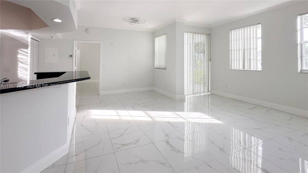 Building Photo - 3255 NE 184th St