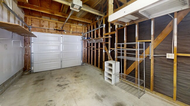 Building Photo - Old Towne Orange Living at Its Finest!