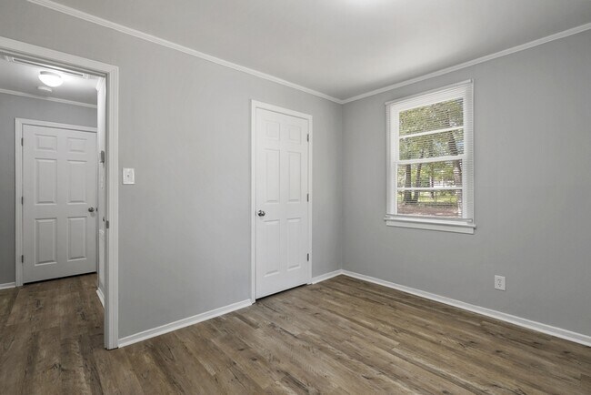 Building Photo - 1141 Acorn St